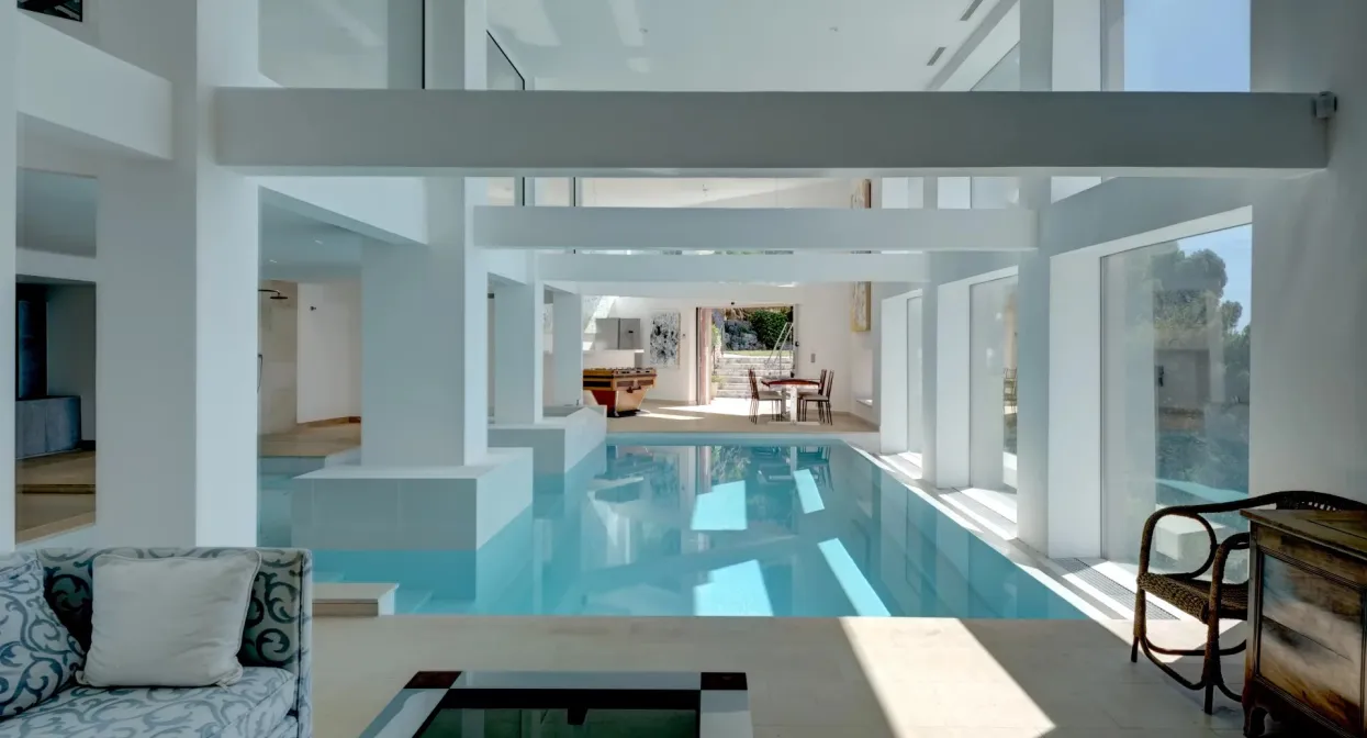 Famous Art Deco Property Overlooking the Bay — real estate on the French Riviera — photo 23