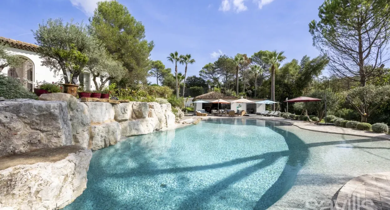 Exceptional property in a private green haven — real estate on the French Riviera — photo 2