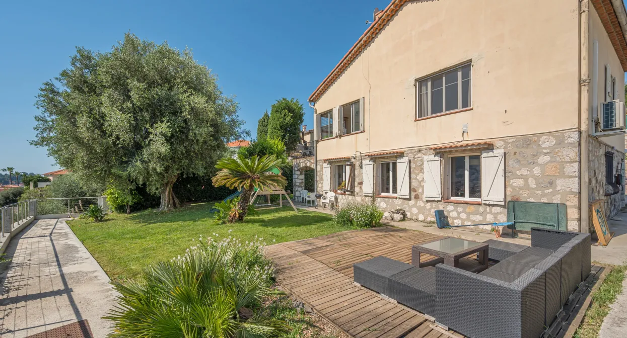 Charming villa in the heart of Cimiez — real estate on the French Riviera — photo 1