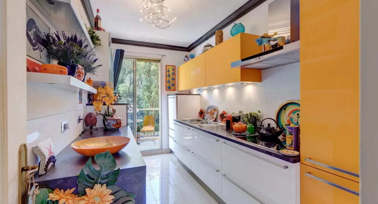 Three bedroom apartment with sea view — real estate on the French Riviera — photo 8