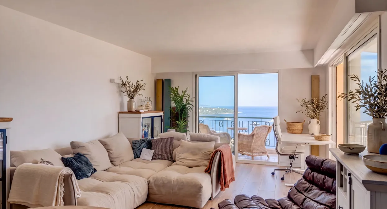 Prestigious Apartment with Panoramic Sea Views — real estate on the French Riviera — photo 12